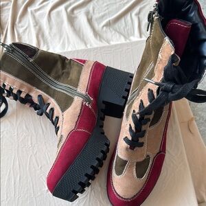 Rouge Helium Stylish Women's Lace-Up Boots